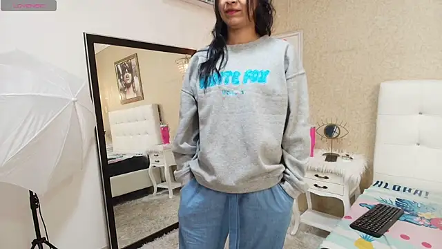 Snapshot of Miladiosa chatting on 01.19.26 Miladiosa online show from 01.19.26