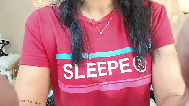 Snapshot of Miladiosa chatting on 02.26.26 Miladiosa online show from 02.26.26