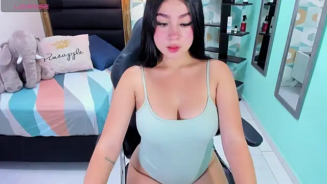 Snapshot of ROSIE_MOSS chatting on 11.04.25 ROSIE MOSS online show from 11.04.25