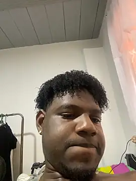 Snapshot of Kmlo-28 chatting on 11.15.25 Kmlo-28 online show from 11.15.25