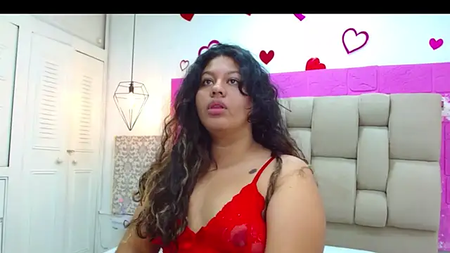 CloeStron online show from 10.10.25