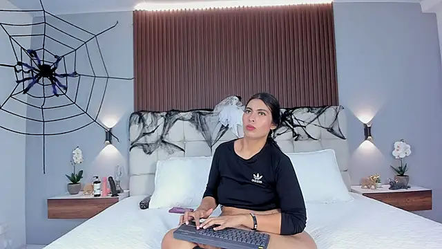 Snapshot of Anny_mayyer chatting on 10.21.25 Anny mayyer online show from 10.21.25