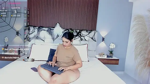 Snapshot of Anny_mayyer chatting on 10.24.25 Anny mayyer online show from 10.24.25