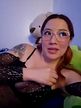 Snapshot of lunnaa_ chatting on 09.24.25 lunnaa online show from 09.24.25