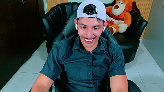 Snapshot of Angelo_Mercury chatting on 09.12.25 Angelo Mercury online show from 09.12.25