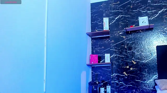 Snapshot of lyan_hots chatting on 09.16.25 lyan hots online show from 09.16.25