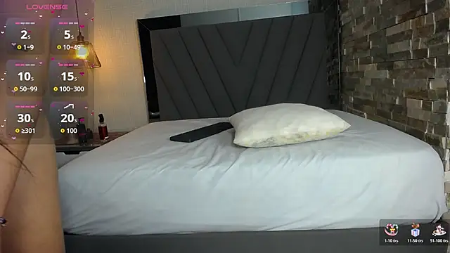 Snapshot of ALISSON_BARKER chatting on 10.23.25 ALISSON BARKER online show from 10.23.25