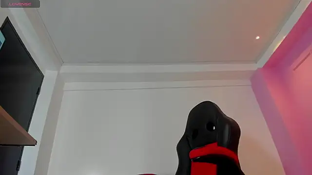 Snapshot of ALISSON_BARKER chatting on 11.05.25 ALISSON BARKER online show from 11.05.25