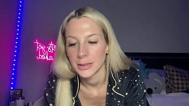 Snapshot of ChelseaCheeky chatting on 10.29.25 ChelseaCheeky online show from 10.29.25