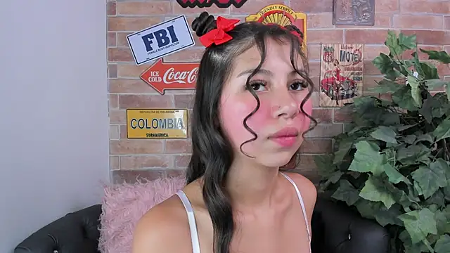 Snapshot of misss_luxury chatting on 09.19.25 misss luxury online show from 09.19.25