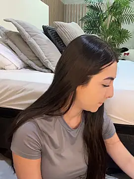 EmelyParker online show from 04.11.26