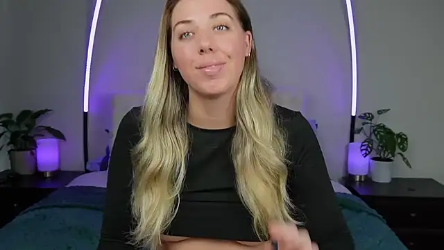 louiseberkeley online show from 10.06.25