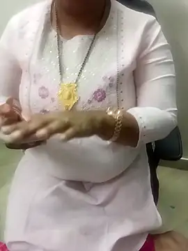 Snapshot of Bhabhiji1 chatting on 03.18.26 Bhabhiji1 online show from 03.18.26