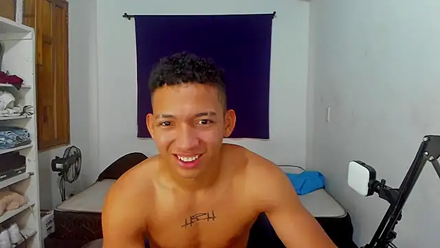 Snapshot of JuanchiT66 chatting on 10.02.25 JuanchiT66 online show from 10.02.25