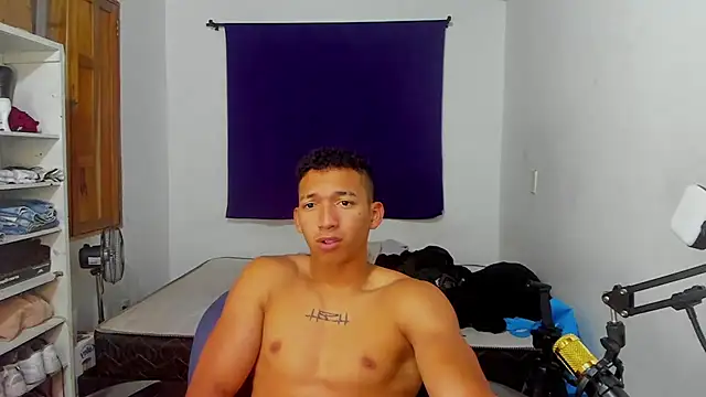 Snapshot of JuanchiT66 chatting on 10.04.25 JuanchiT66 online show from 10.04.25