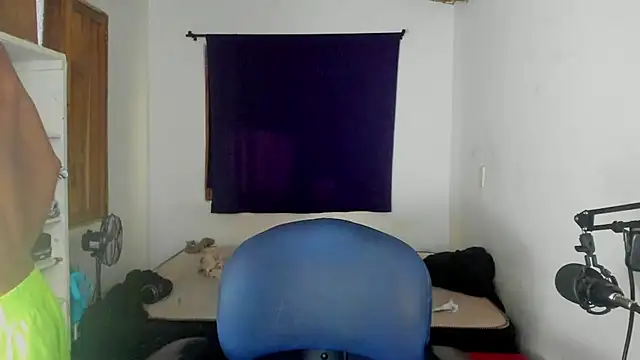 Snapshot of JuanchiT66 chatting on 10.11.25 JuanchiT66 online show from 10.11.25