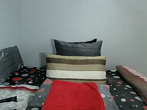 Snapshot of BigPussy10xx chatting on 10.29.25 BigPussy10xx online show from 10.29.25