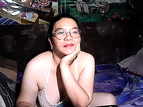 Adeline05 online show from 09.14.25
