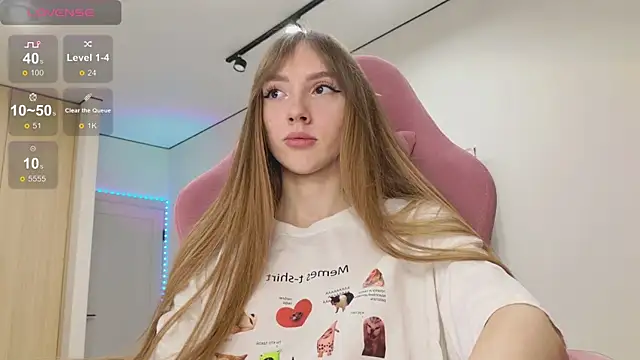 Snapshot of Lunainnk chatting on 09.18.25 Lunainnk online show from 09.18.25