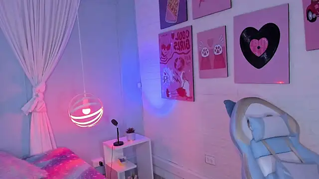 Lara Rouss  online show from 09.27.25