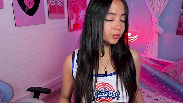 Lara Rouss  online show from 10.01.25