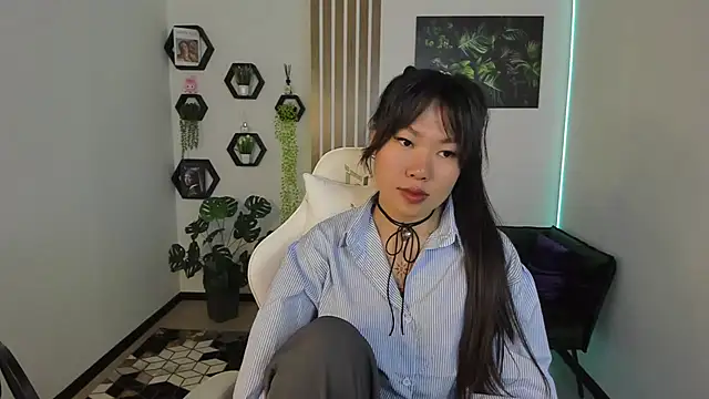 LunaPurrr online show from 09.28.25