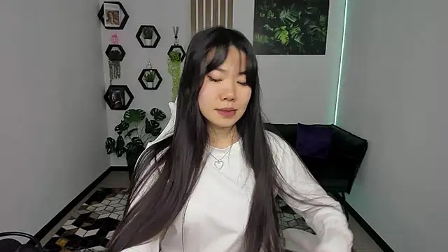 LunaPurrr online show from 11.15.25