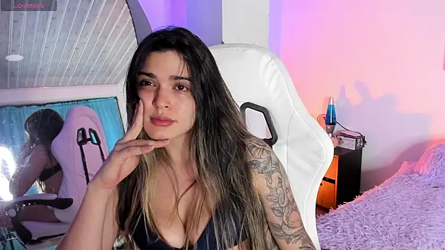 MiaVillalobos online show from 05.12.26
