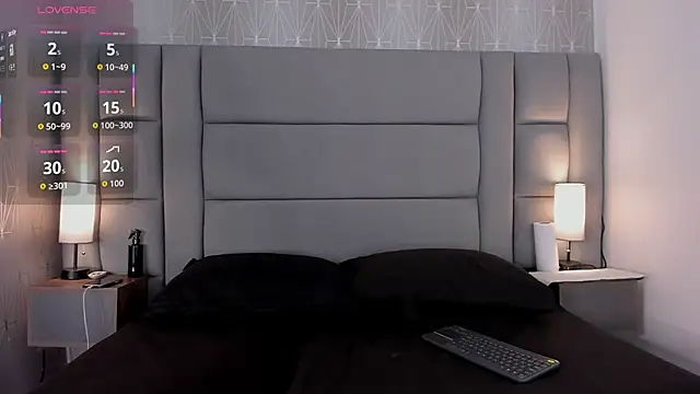 Mia-Medina online show from 11.24.25