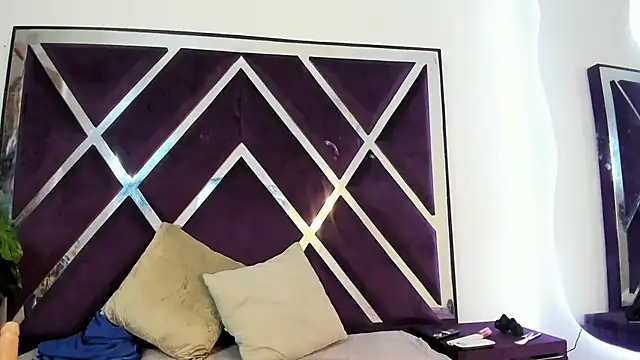 luzenaasm online show from 10.13.25