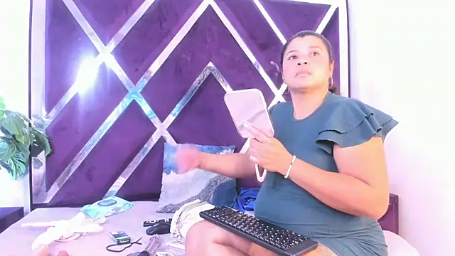 luzenaasm online show from 10.31.25