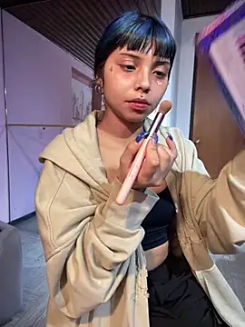 ZoeRaven Pink online show from 10.28.25