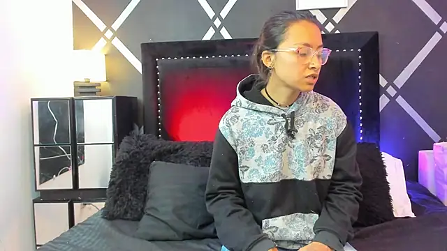 bravepetunia online show from 10.10.25