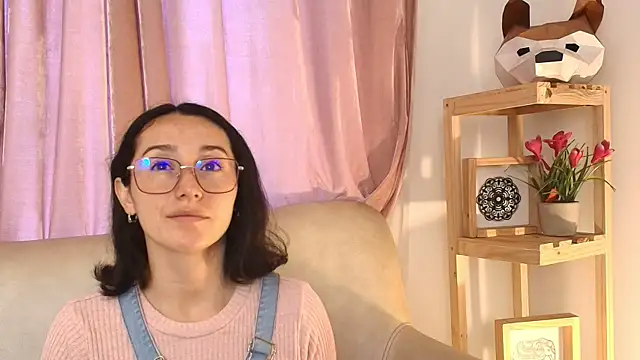 Snapshot of Ginevra_esposito chatting on 04.27.26 Ginevra esposito online show from 04.27.26