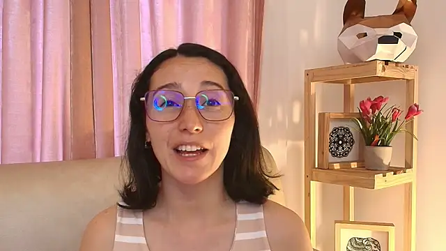 Snapshot of Ginevra_esposito chatting on 04.28.26 Ginevra esposito online show from 04.28.26