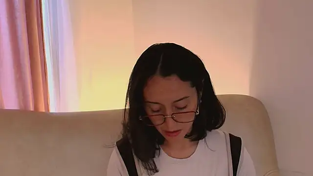 Snapshot of Ginevra_esposito chatting on 05.13.26 Ginevra esposito online show from 05.13.26