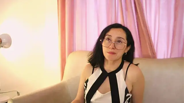 Snapshot of Ginevra_esposito chatting on 05.20.26 Ginevra esposito online show from 05.20.26