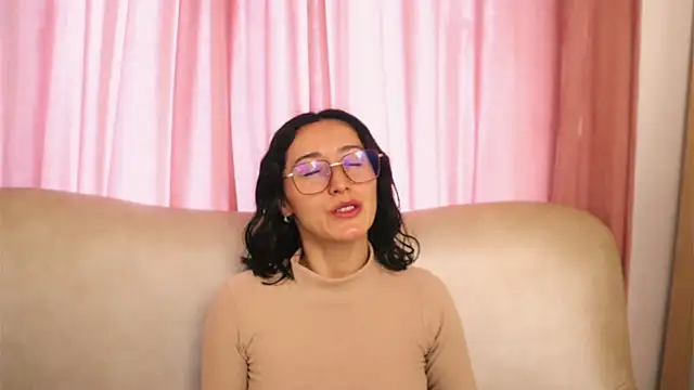 Snapshot of Ginevra_esposito chatting on 05.22.26 Ginevra esposito online show from 05.22.26