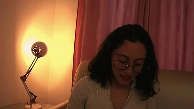Snapshot of Ginevra_esposito chatting on 05.29.26 Ginevra esposito online show from 05.29.26