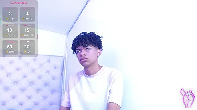Snapshot of Ivone_Rose_ chatting on 10.03.25 Ivone Rose  online show from 10.03.25
