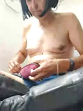 Snapshot of Emily_de_Carla chatting on 09.23.25 Emily de Carla online show from 09.23.25