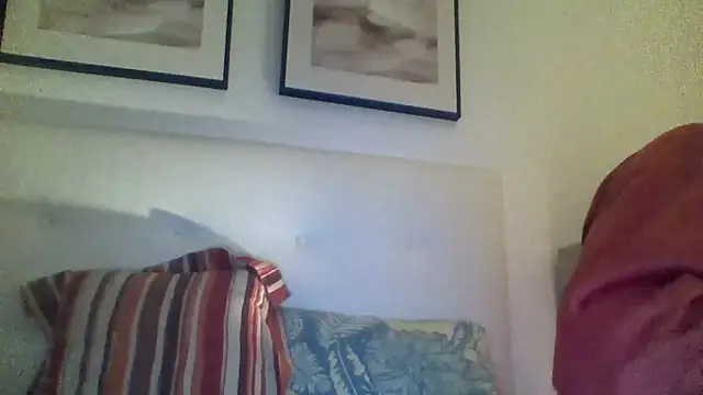 Snapshot of Emily_de_Carla chatting on 10.31.25 Emily de Carla online show from 10.31.25