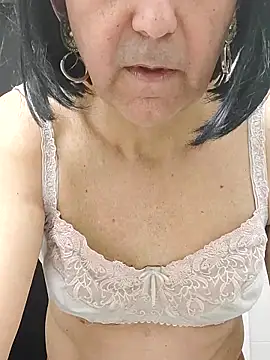 Snapshot of Emily_de_Carla chatting on 11.21.25 Emily de Carla online show from 11.21.25