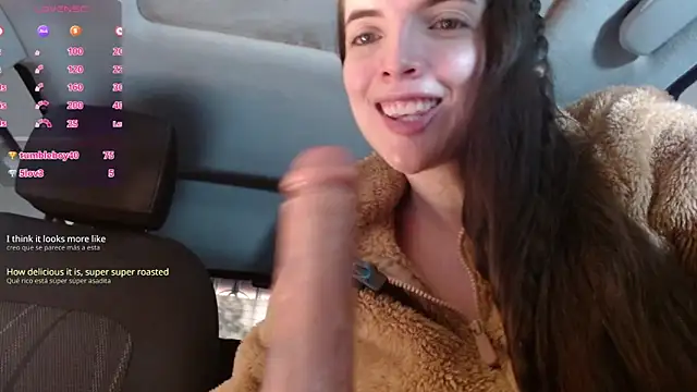 Snapshot of Alahia_skyy chatting on 10.26.25 Alahia skyy online show from 10.26.25