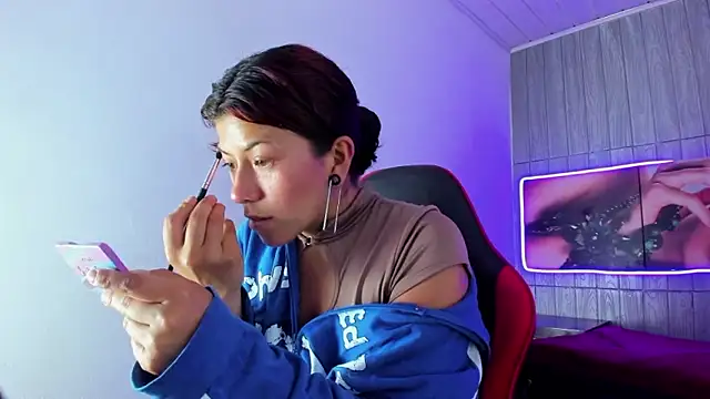 Raven Rouge  online show from 01.16.26