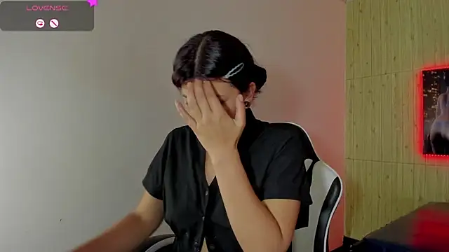 Raven Rouge  online show from 02.03.26