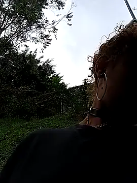 Snapshot of Vikyvoyeur chatting on 09.30.25 Vikyvoyeur online show from 09.30.25