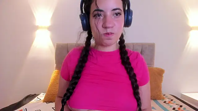 Nicol Chang online show from 10.07.25