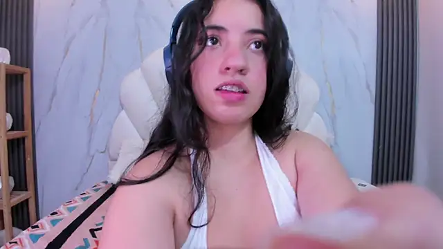 Nicol Chang online show from 10.29.25