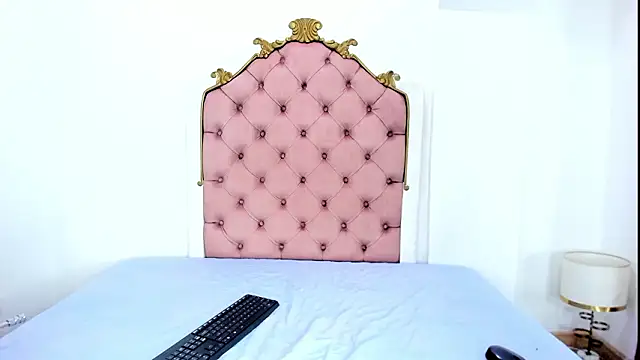 Snapshot of naia_cox chatting on 02.01.26 naia cox online show from 02.01.26